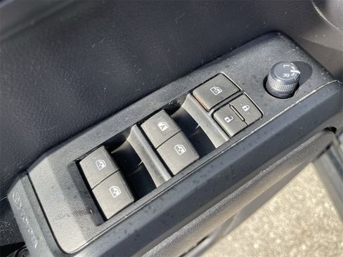 Used 2022 Toyota Tacoma SR image 13