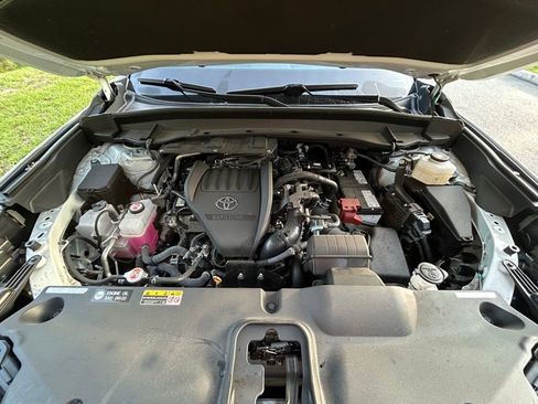 Certified 2025 Toyota Grand Highlander FWD image 12