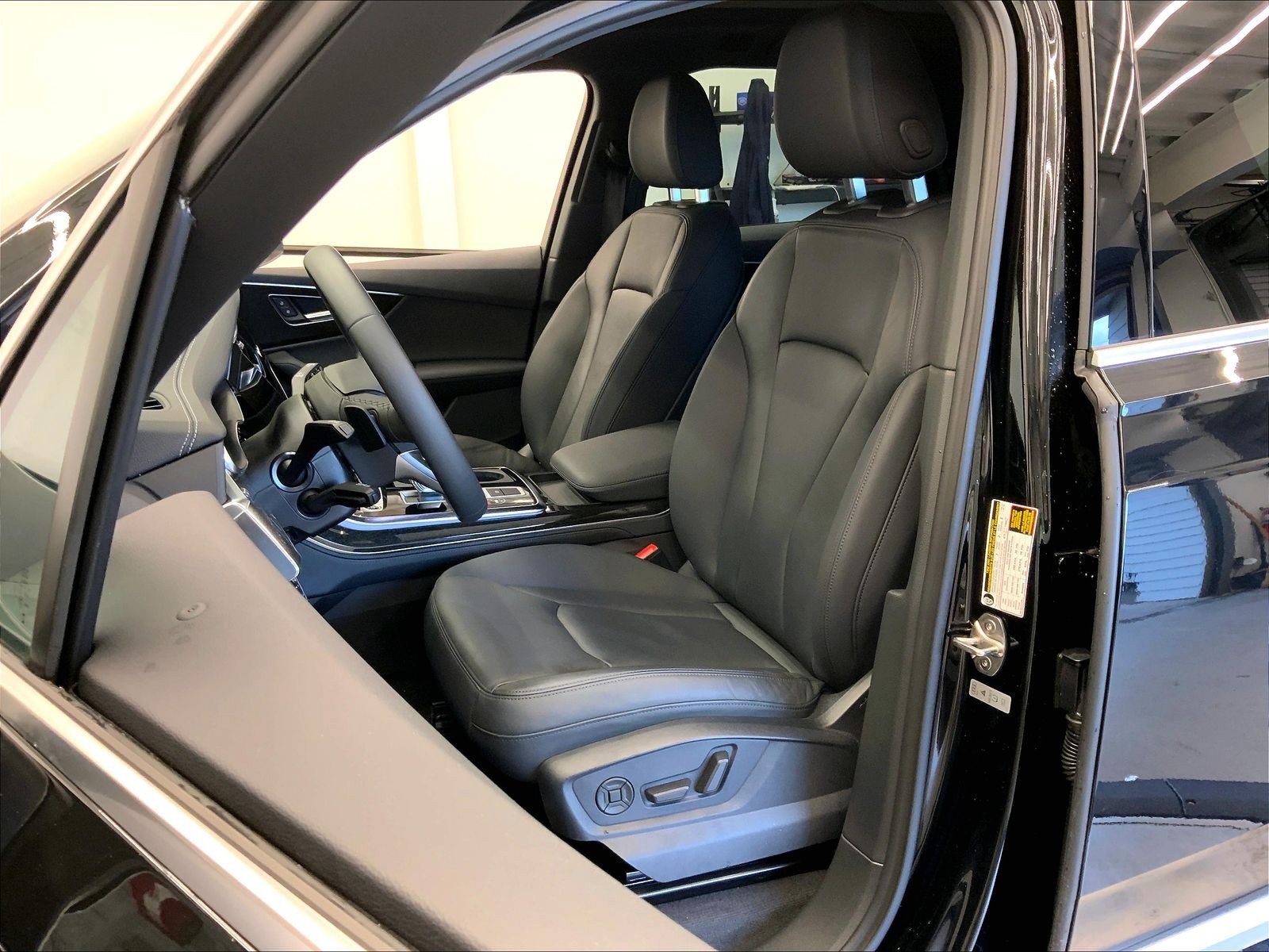 Certified 2023 Audi Q7 2.0T Premium Plus w/ Premium Plus Package AWD/4WD image 17