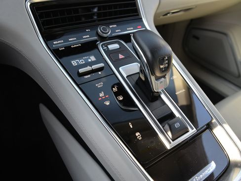 Certified 2022 Porsche Panamera 4 image 28