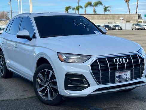 Used 2021 Audi Q5 Premium w/ Convenience Package image 3