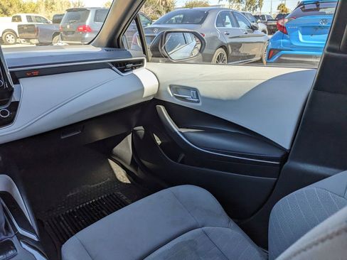 Used 2020 Toyota Corolla SE w/ SE Premium Package image 17