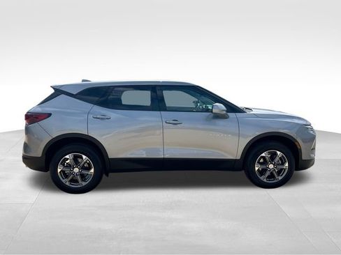 Used 2025 Chevrolet Blazer LT AWD/4WD image 8