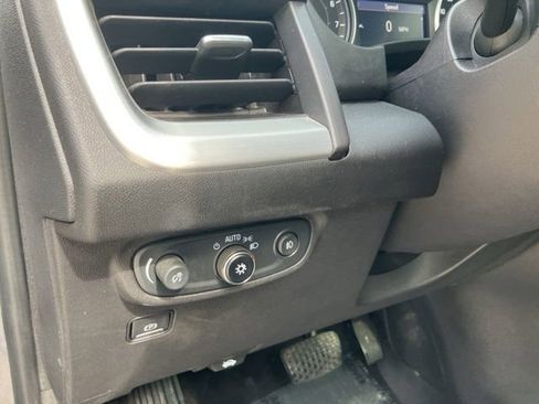 Used 2021 GMC Terrain SLT w/ Elevation Edition image 12