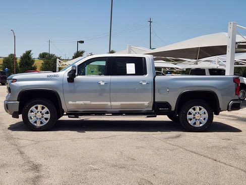 Certified 2024 Chevrolet Silverado 2500 High Country w/ High Country Premium Package AWD/4WD image 4