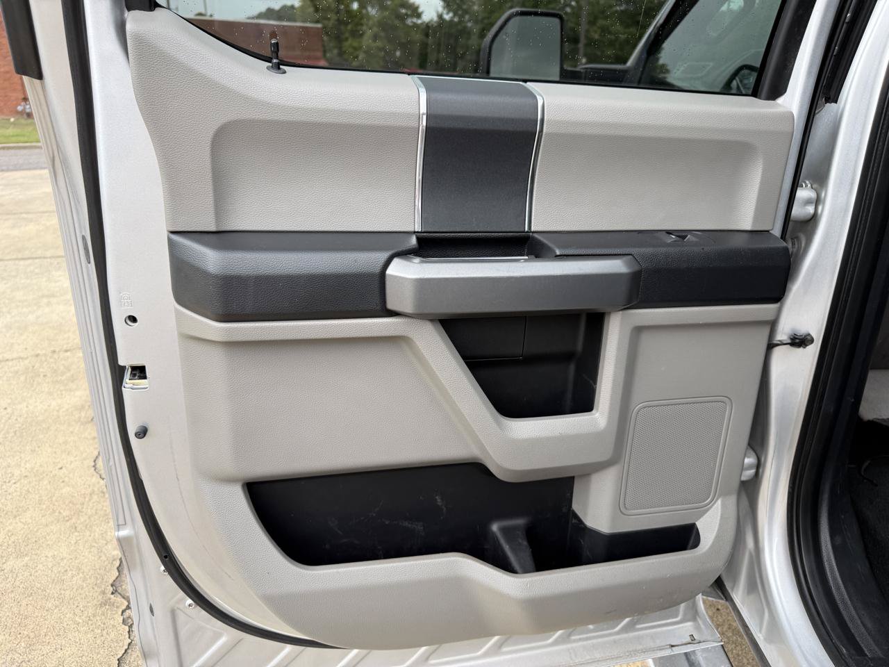 Used 2017 Ford F250 XLT w/ FX4 Off-Road Package AWD/4WD image 22
