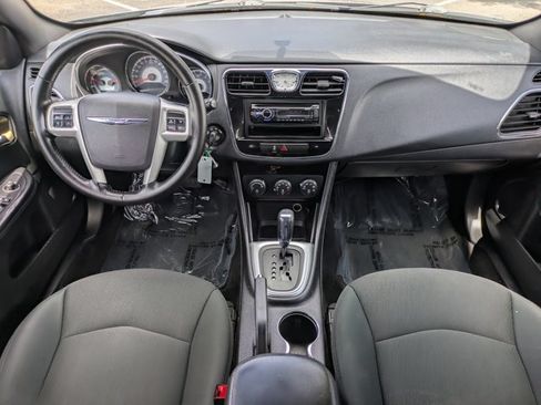Used 2012 Chrysler 200 Touring FWD image 16
