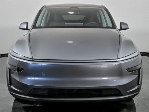 Used 2026 Tesla Model Y Long Range image 4