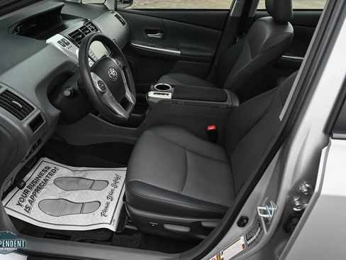 Used 2012 Toyota Prius V Two image 17