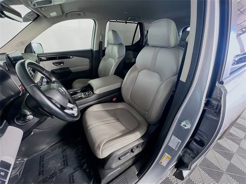 Used 2024 Honda Pilot EX-L image 9