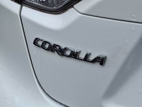 Used 2020 Toyota Corolla LE image 30
