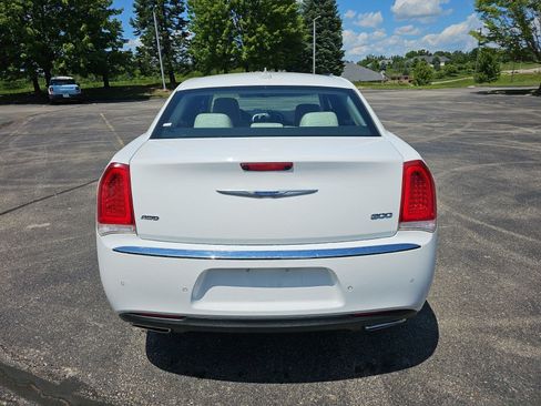 Used 2021 Chrysler 300 Touring L AWD/4WD image 5