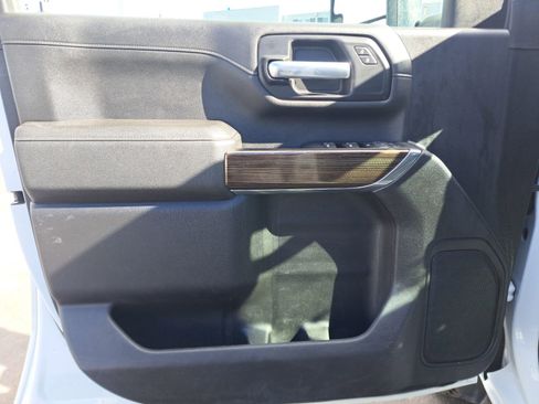 Used 2021 Chevrolet Silverado 2500 LT image 18