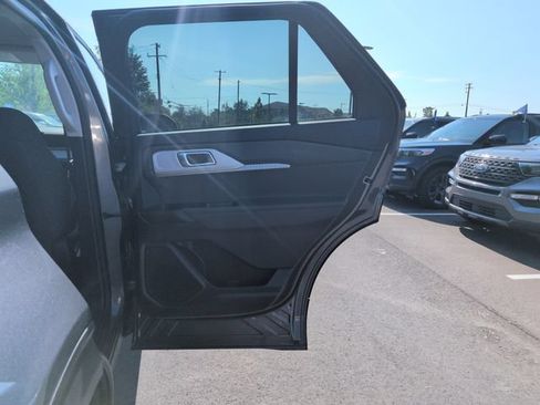 Certified 2025 Ford Explorer Active AWD/4WD image 15