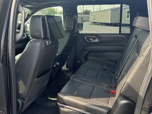 Used 2021 GMC Yukon XL SLT w/ SLT Premium Package AWD/4WD image 7