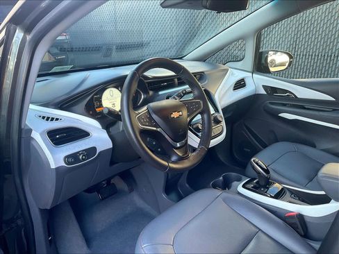 Used 2019 Chevrolet Bolt Premier w/ Infotainment Package image 4