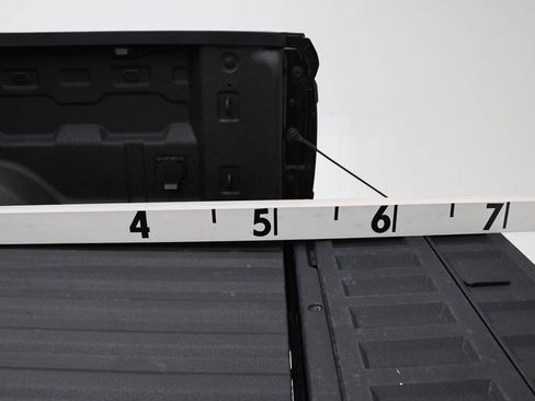 Used 2023 GMC Canyon Denali image 10