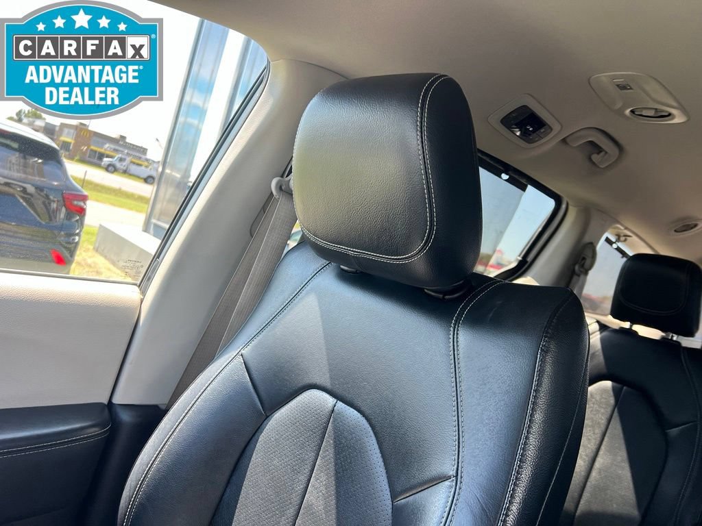 Used 2022 Chrysler Pacifica Touring-L FWD image 17