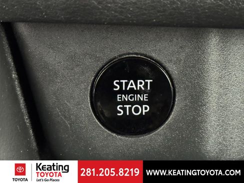 Used 2024 Nissan Rogue SV image 28