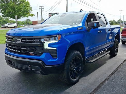 Used 2025 Chevrolet Silverado 1500 LT Trail Boss w/ LT Trail Boss Premium Package image 3