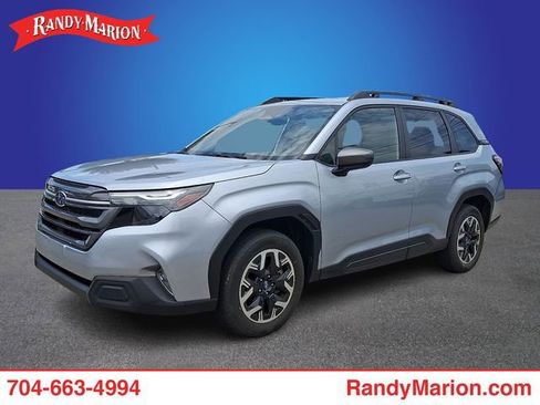 Used 2025 Subaru Forester Premium AWD/4WD image 1