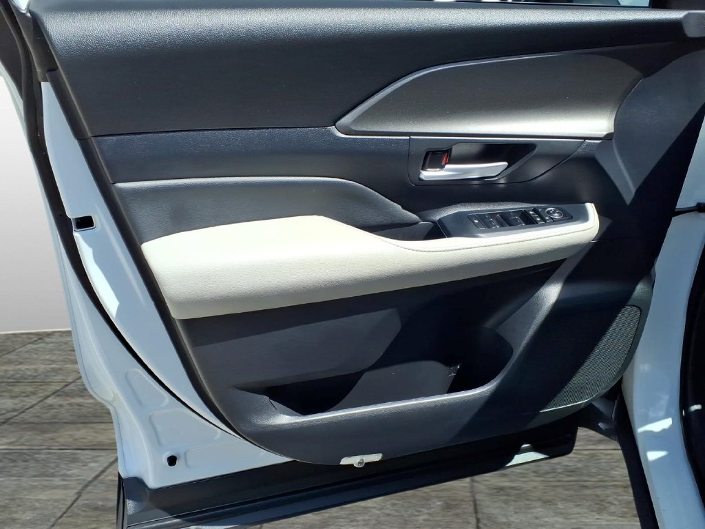 Used 2024 Toyota Grand Highlander FWD image 11