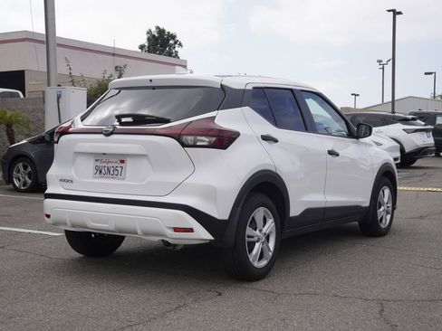 Used 2025 Nissan Kicks Play S FWD image 4