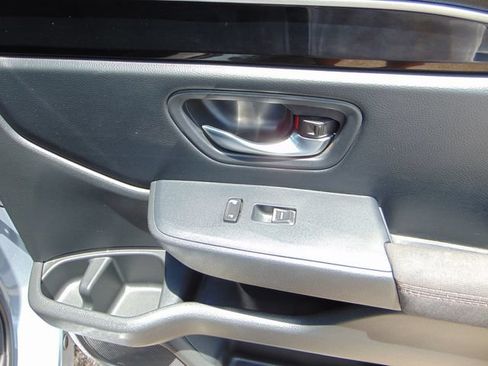 Used 2025 Honda Pilot Sport image 26