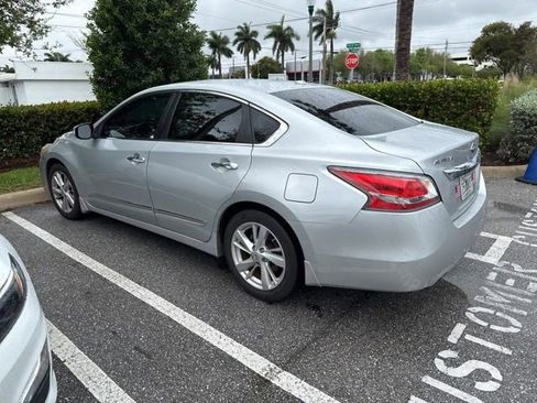 Used 2014 Nissan Altima 2.5 SL w/ Technology Package image 3