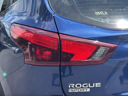 Used 2019 Nissan Rogue Sport SV AWD/4WD image 27