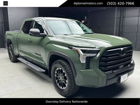 Used 2023 Toyota Tundra SR5 w/ SR5 Premium Package image 9