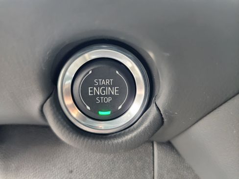 Used 2025 Chevrolet Tahoe High Country image 32