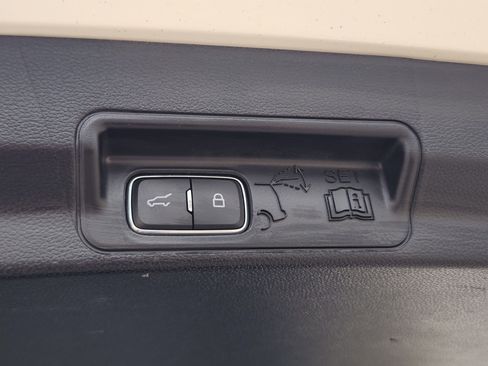 Used 2021 Ford Explorer XLT w/ Equipment Group 202A image 40