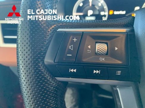 Used 2025 Mitsubishi Outlander SEL image 19