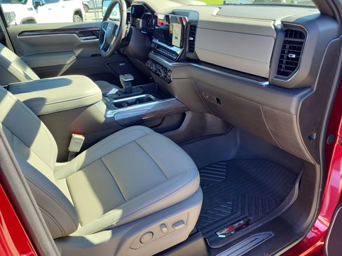 Used 2025 Chevrolet Silverado 1500 LTZ w/ Technology Package image 9