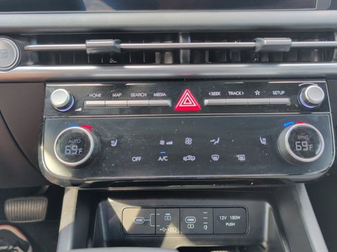 Certified 2025 Hyundai Santa Cruz SEL image 18