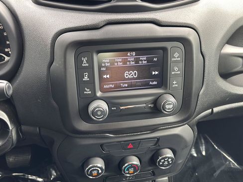 Used 2019 Jeep Renegade Sport FWD image 17