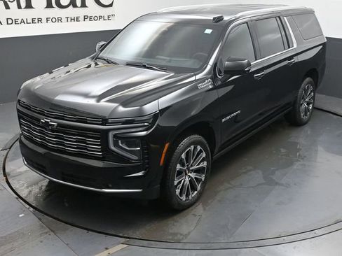 New 2026 Chevrolet Suburban High Country AWD/4WD image 24