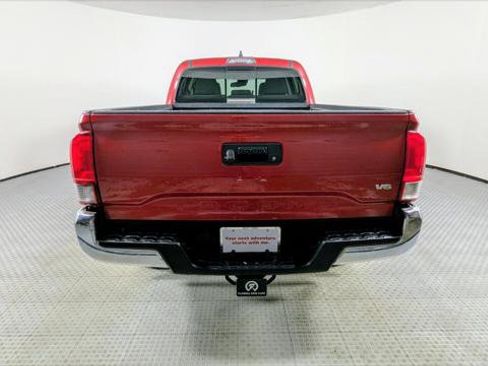 Used 2020 Toyota Tacoma SR5 RWD image 6