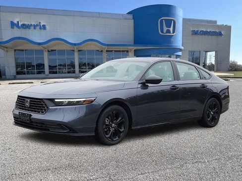 Certified 2025 Honda Accord SE image 2