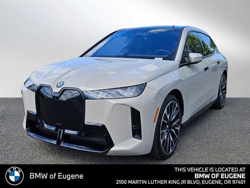 New 2026 BMW iX xDrive45 w/ M Sport Package AWD/4WD image 7