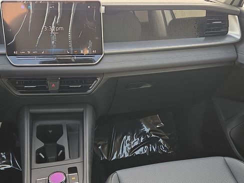 New 2026 Volkswagen Tiguan SE image 15