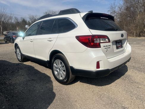 Used 2017 Subaru Outback 2.5i Premium image 5