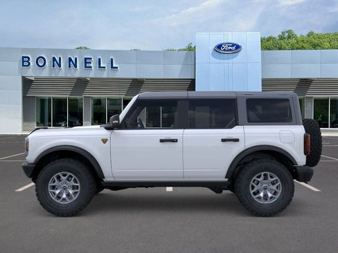 New 2025 Ford Bronco Badlands image 3