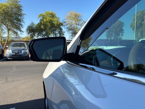 Used 2019 Chevrolet Equinox Premier FWD image 7
