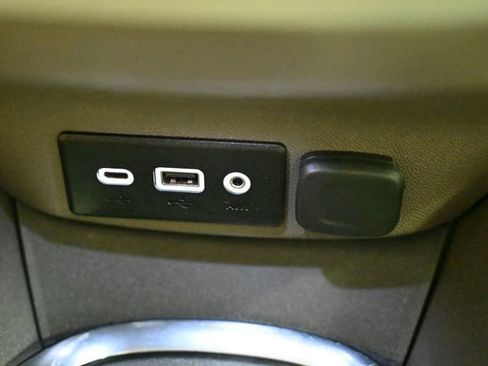 Used 2024 Chevrolet Malibu LT image 32