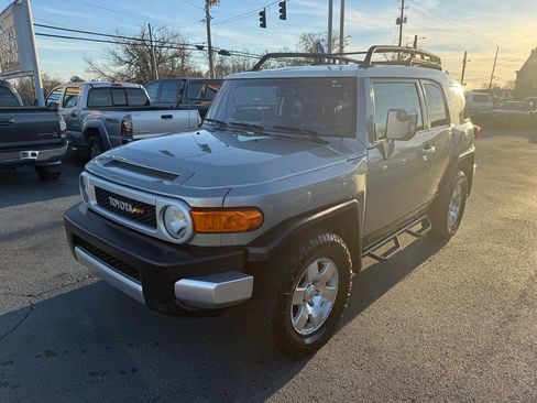 Used 2010 Toyota FJ Cruiser 4WD image 8