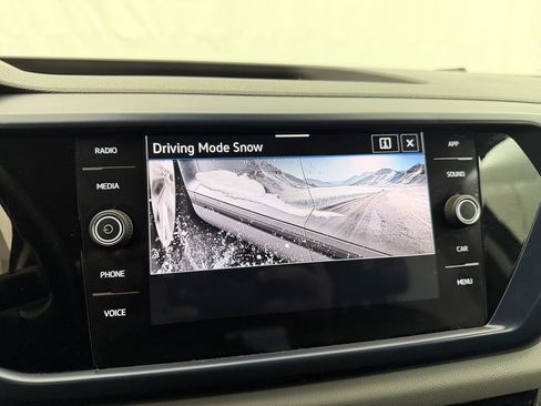 Used 2023 Volkswagen Taos SE image 25