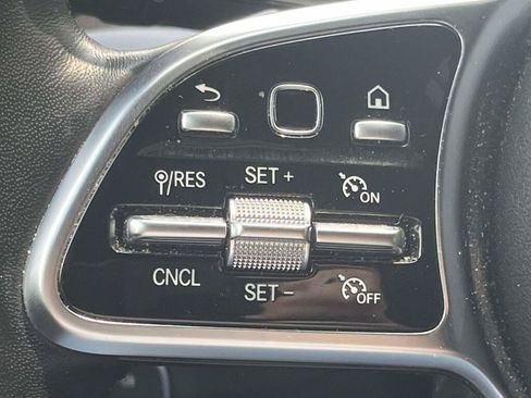Used 2023 Mercedes-Benz GLA 250 4MATIC image 35