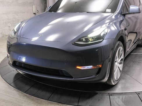 Used 2023 Tesla Model Y 2WD image 11